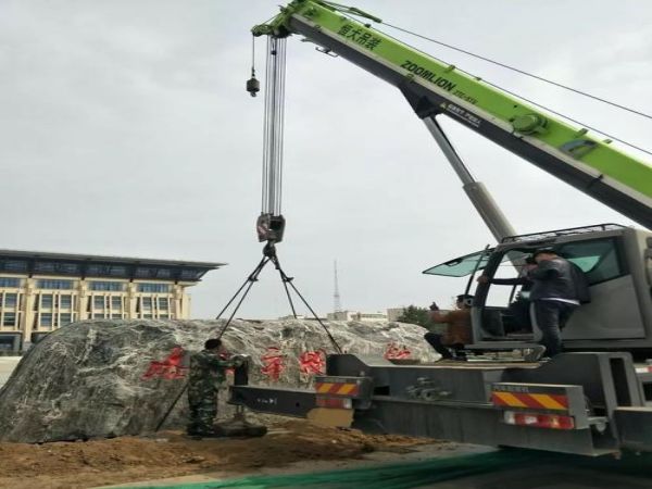 滕州市吊车租赁公司_吊车出租中小型汽车吊常识总结